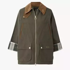 7 Stylish Ways to Wear a Barn Jacket This Fall