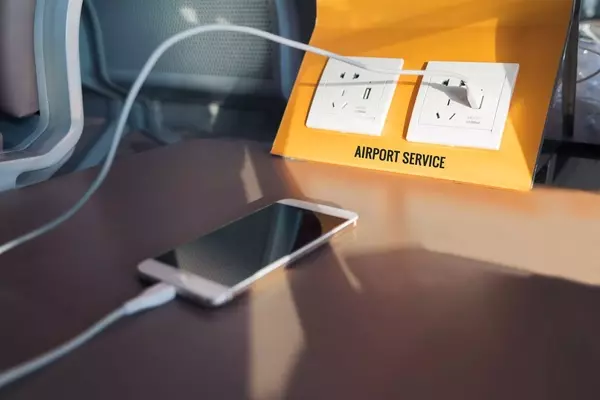 FBI warns consumers not to use public phone charging stations