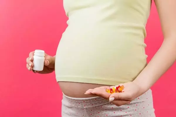 Medical Community Challenges FDA Panel's Stance on Antidepressants in Pregnancy