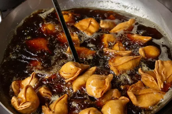 Samosas Under Scrutiny: India's Beloved Snack Sparks Health Debate