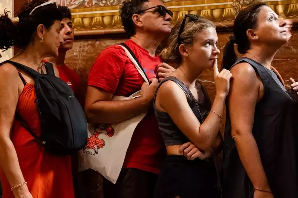 Seville's Macarena Statue: A Restoration Gone Wrong Ignites Controversy