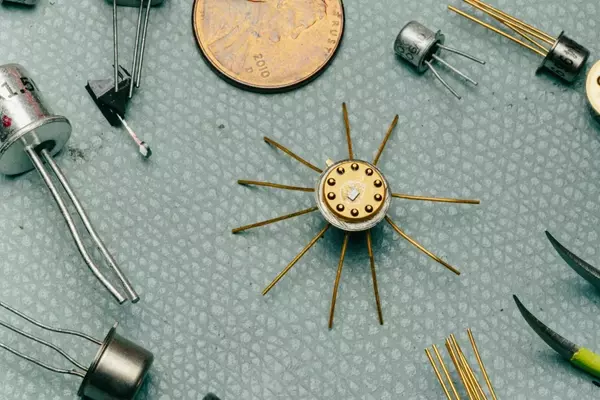 Unearthing Hidden Artistry Within Microchips: The World of Silicon Doodles