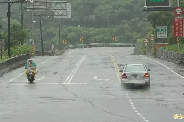 Typhoon Doksuri's Path Shifts, Potentially Spreading Rain Across Taiwan