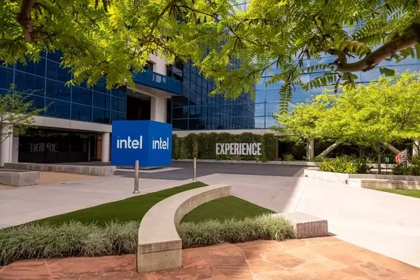 US Government Acquires 10% Stake in Intel: A New Era of State-Corporate Relations?