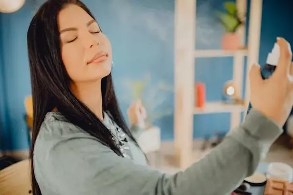 The Efficacy of Makeup Setting Sprays Explored