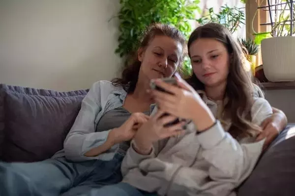 Family Cellphone Agreements: Nurturing Responsible Digital Habits