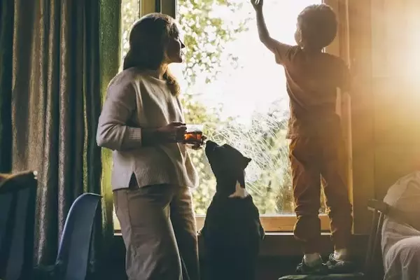 The Mystery of Early Risers: Do Children Sense Their Parents' Awakening?