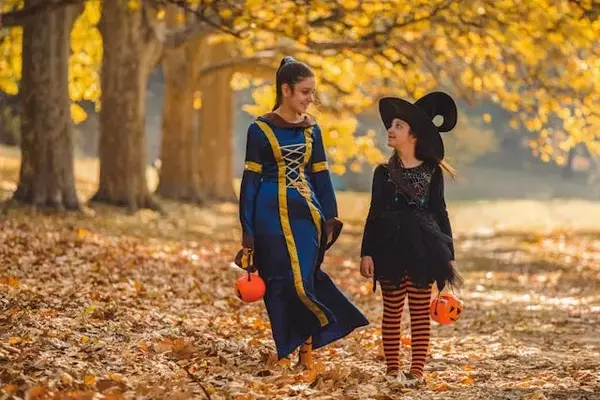 Navigating Tween Social Dynamics: The Halloween Costume Dilemma