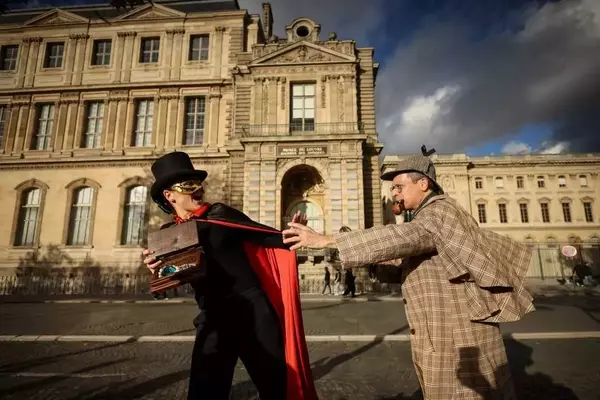 From High Art Heist to Viral Sensation: The Louvre Robbery and Its Digital Aftermath