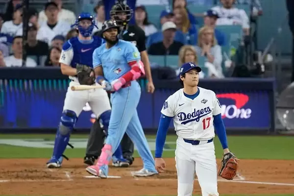 Blue Jays Triumph in World Series Game 4, Even Series Against Dodgers