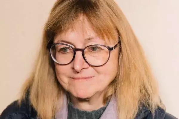 Helen DeWitt's Long Road to "Your Name Here": A Story of Literary Ambition and Personal Struggle