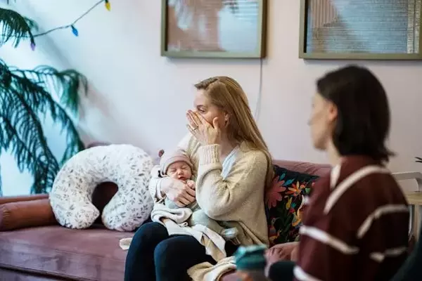 Motherhood Support Groups Often Evolve into Marriage Counseling Forums