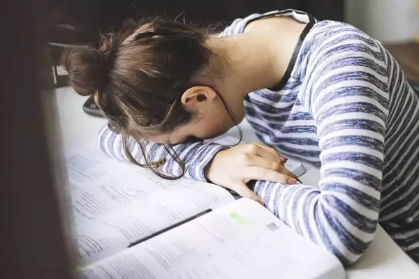 Daylight Saving Time Change: A Boost for Teen Sleep Schedules