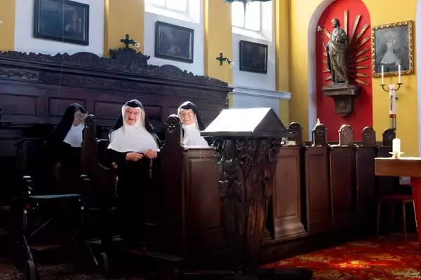Elderly Nuns Stage Daring Return to Beloved Convent, Sparking Debate and Gaining Global Support