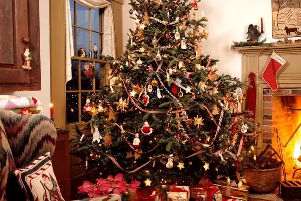 Nostalgic '90s Christmas Decor: A Guide to Festive Charm