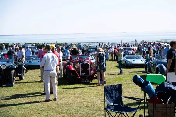 A Journey Through Elegance: The Tour d'Elegance with Wilhelm Schmid