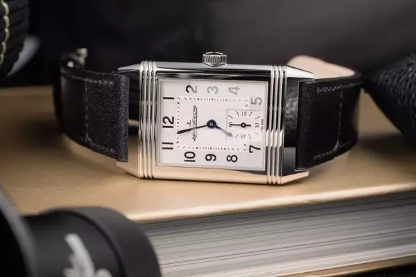Jaeger-LeCoultre Unveils Midsize Reverso Classic Monoface Small Seconds in Steel
