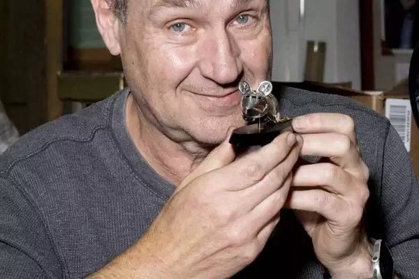 Jeff de Boer's Miniature Marvels: Crafting Intricate Armor for Mice