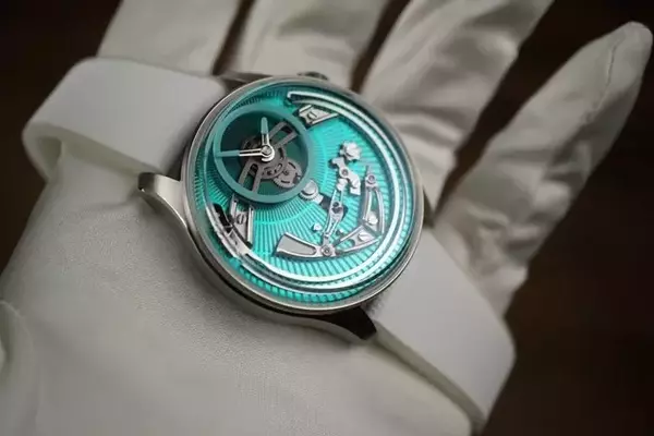 Christopher Ward's C1 Bel Canto Lumiere: A Luminous Evolution in Horology