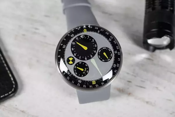 Ressence Type 3 Marc Newson: A Fusion of Design Visionaries
