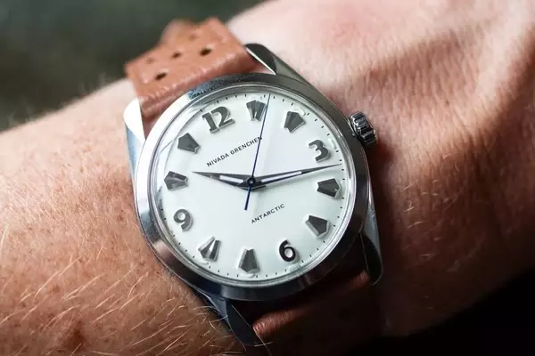 Nivada Grenchen Antarctic 35mm: A Call for Compact Tool Watches