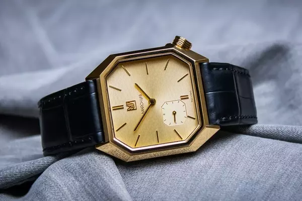 March LA.B Mansart Small Second Golden Hour: A Fusion of Boldness and Elegance
