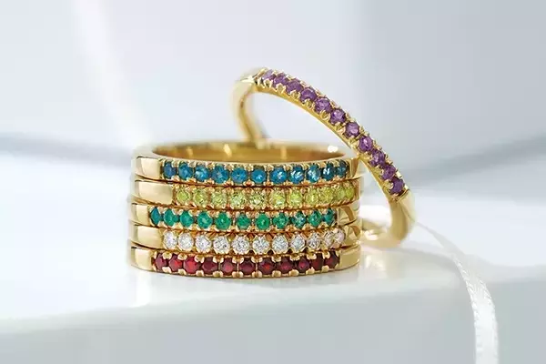 Gen Z's Preferred Jewelry Styles for the Holiday Season