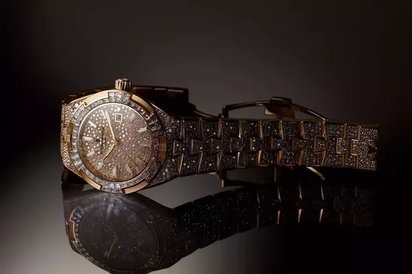 Vacheron Constantin Unveils Diamond-Set Overseas 35mm Models