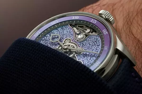 Simon Brette Unveils Chronom￨tre Artisans Steel with "Aurora Waves" Dial