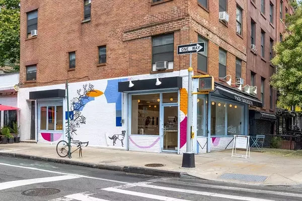 Innovative Wall Designs: Jewelers Transform Spaces