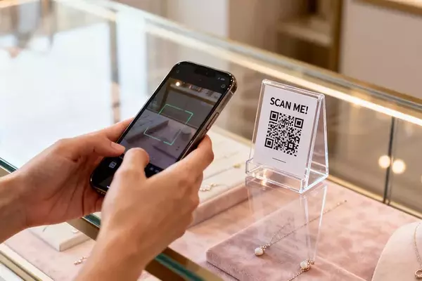 QR Codes in Jewelry Retail: A Double-Edged Sword?