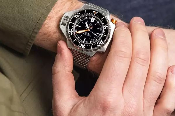 Exploring the World of Extreme Dive Watches: A Deep Dive into 1,000m+ Water Resistance