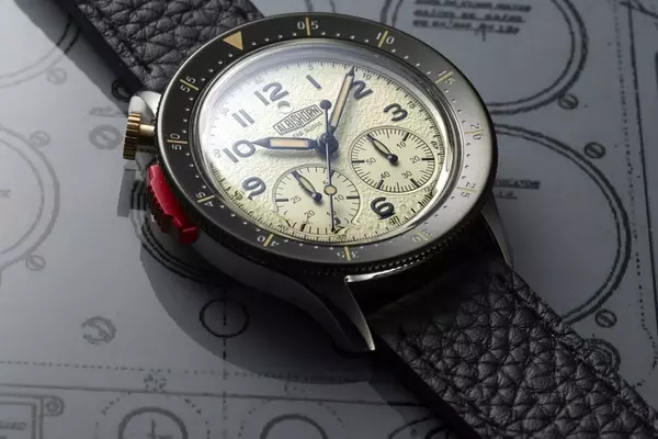 Albishorn Presents the Type 10 "Officer": A Chronograph with a New Beige Dial