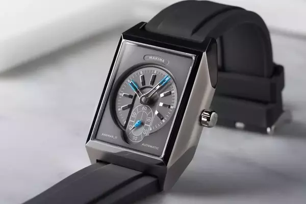 A Closer Look at the Makina Andras_II Gray Timepiece
