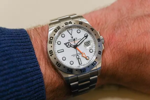 Leading White Dial Watches for Winter Enthusiasts
