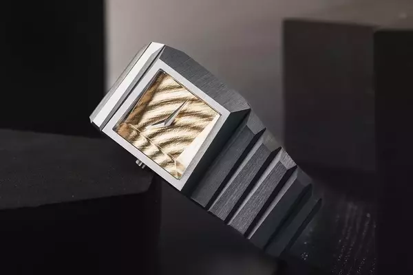 Toledano & Chan B/1.3r: A Closer Look at the Titanium and Gold Timepiece