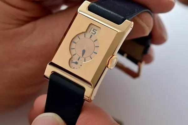 Niton Prima: A Modern Revival of Jumping Hour Elegance