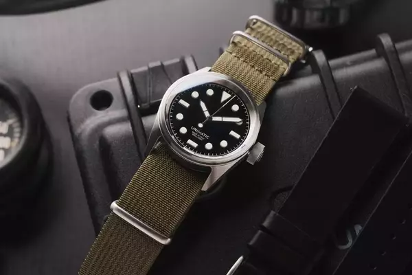 Unimatic Modello Cinque U5S-BL: A Modern Field Watch Reimagined