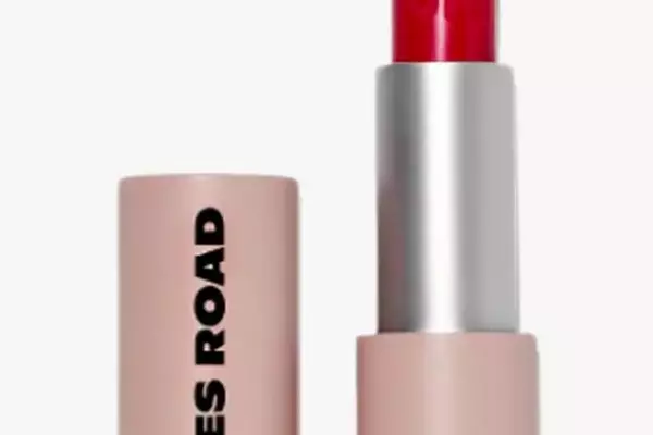 Expert Lip Care: Bobbi Brown's Guide to Enduring Lipstick