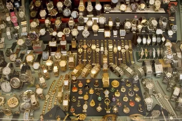 The Allure of Gold: Vintage Timepieces and the Shifting Market