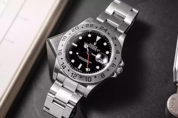The Enduring Appeal of the Rolex Explorer II Ref. 16570: A Neo-Vintage Icon