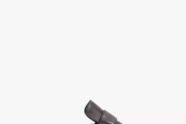 Backless Loafers: The Essential Spring Footwear Trend