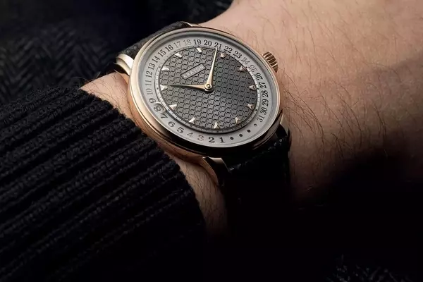 Krayon Anyday: A Rose Gold Mechanical Planner for the Wrist