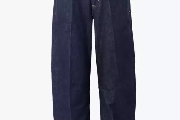 The Evolution of Denim: Embracing Tailored Styles for a Sophisticated Look