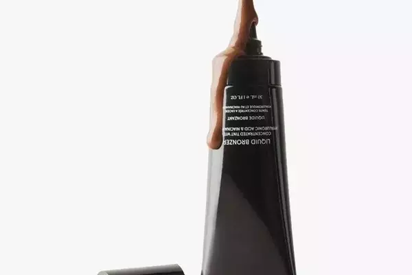 Achieving a Radiant Glow: Bronzer Application for Mature Skin