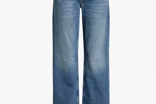 Timeless Denim: Reviving 90s Jean Trends for Modern Style