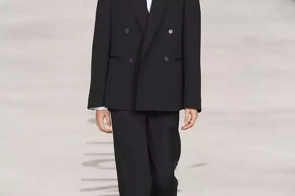 Chiuri's Fendi Debut: A Return to Enduring Style