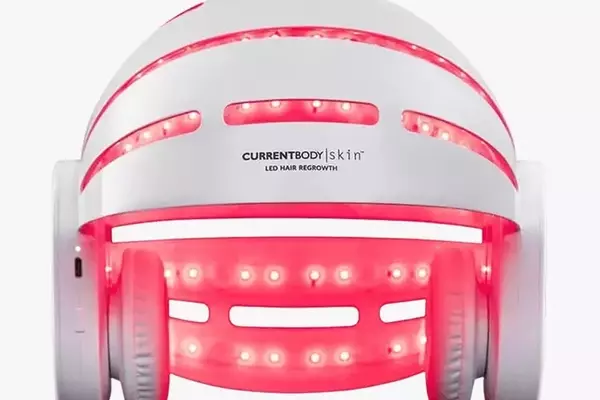 The Efficacy of Red Light Therapy in Combating Hair Loss