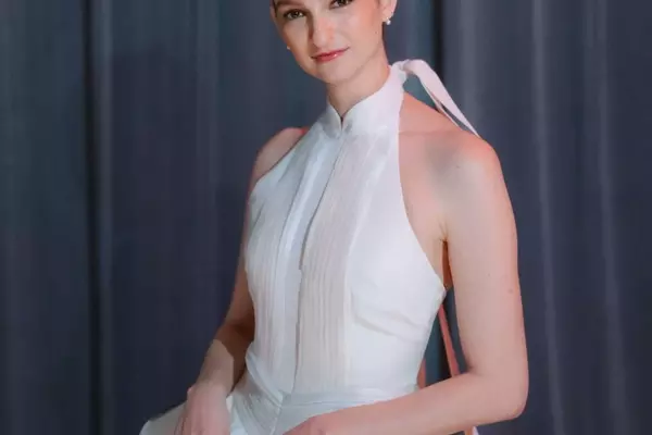 Ali Lebow's Wedding Wardrobe: A Fusion of Personal Style and Family Heritage