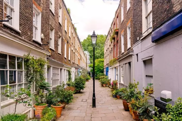 The Newman Hotel: A Bohemian Gem in London's Fitzrovia